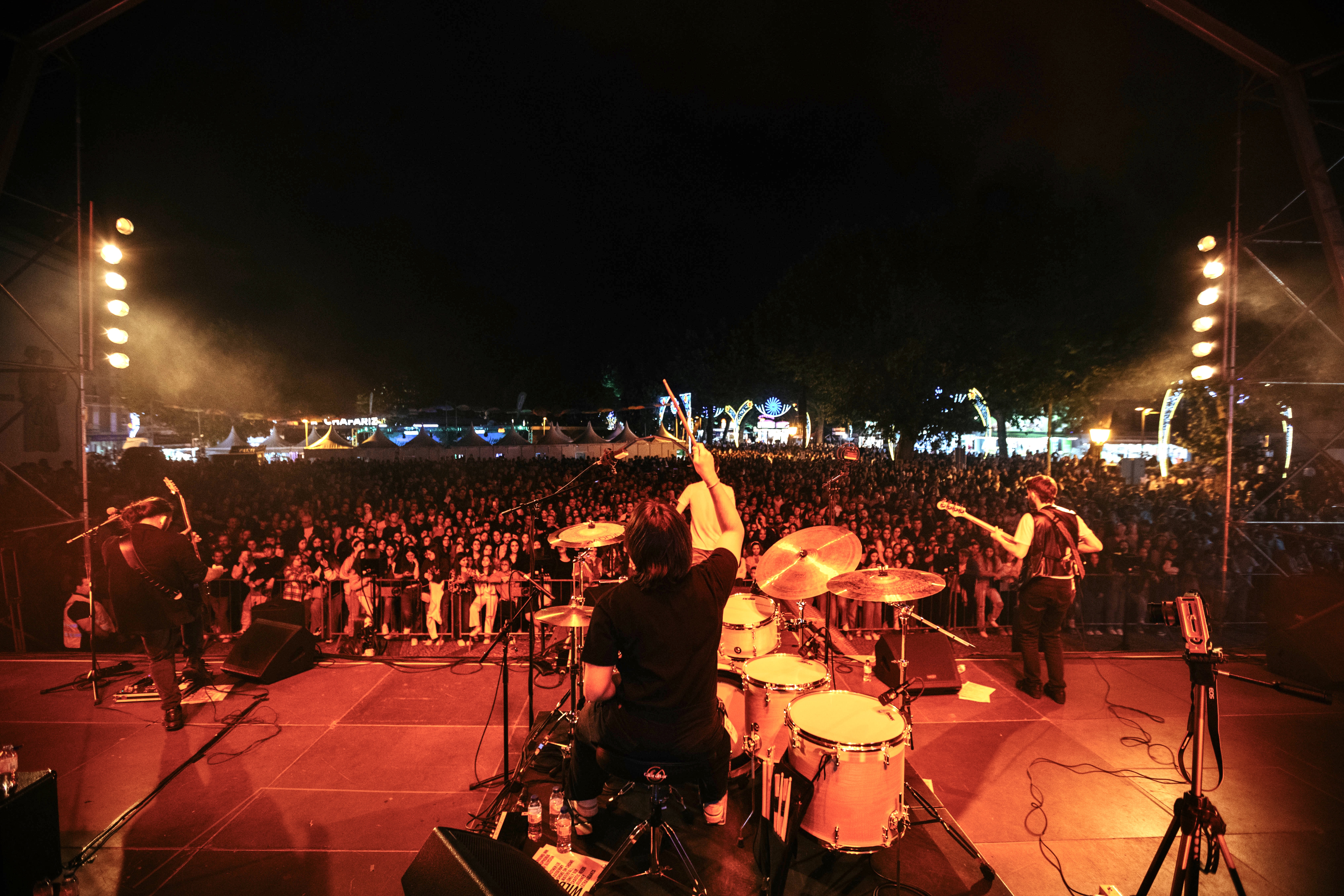 WILDCHAINS live stages